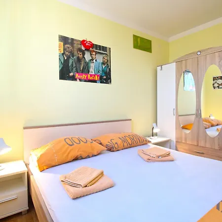 Radojka 2328 * プーラ