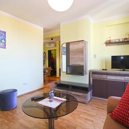 Radojka 2328 * プーラ