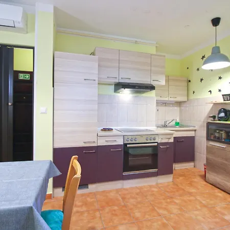 Radojka 2328 * プーラ